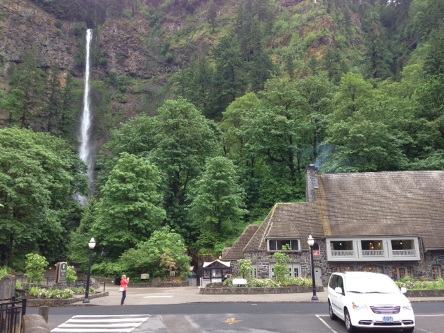 Multnoma Falls Gift Shop