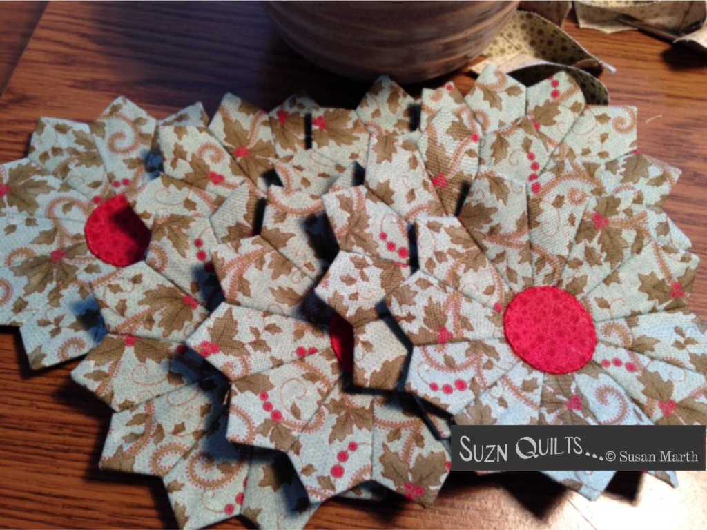 Suzn+Quilts+mini+Dresden+plates