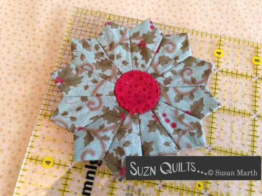 Suzn+Quilts+Dresden++mini+flower