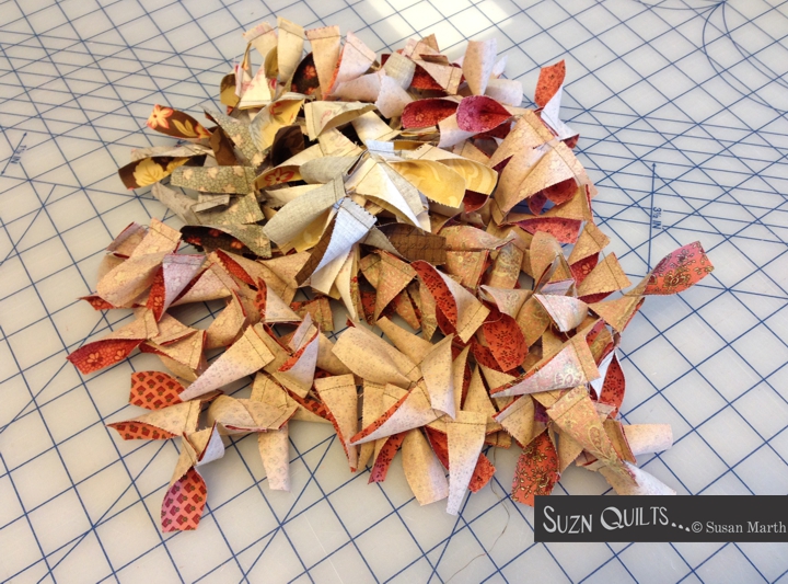 Suzn+Quilts+Pile+of+petals