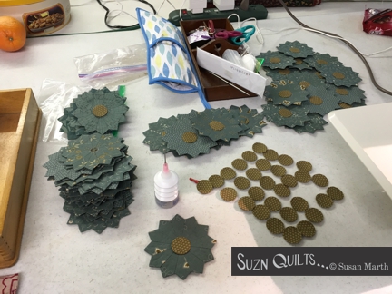 Suzn+Quilts+Rosemarys+2016+busy+pieces