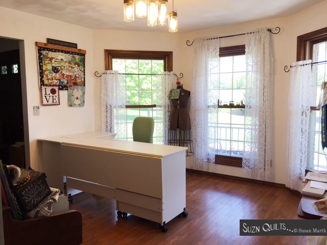 Suzn+Quilts+New+Sewing+Table+Config+3