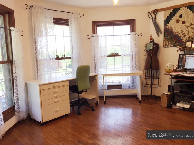 Suzn+Quilts+New+Sewing+Table+Config+9