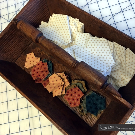 Suzn+Quilts+check+Dresden+plate+accuracy+mini+tiny