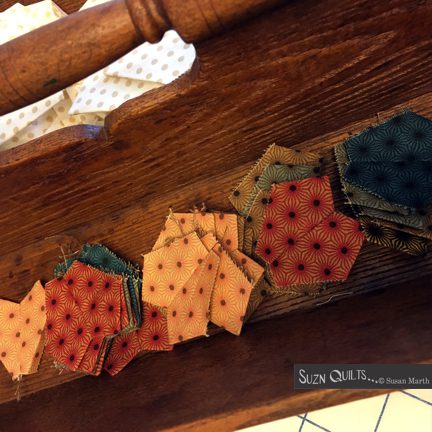 Suzn+Quilts+check+Dresden+plate+accuracy+pair