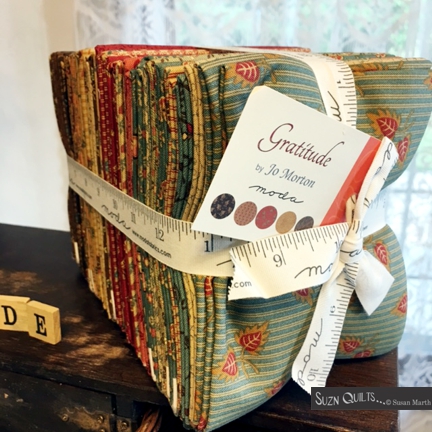 Suzn+Quilts+Gratitude+fat+quarters+2