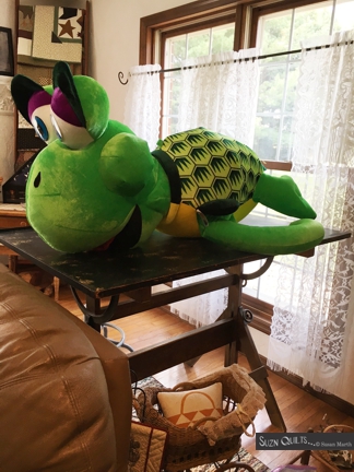 Suzn+Quilts+Sewing+Gratitude+Cause+Big+turtle+face