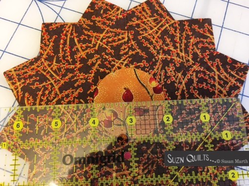 suznquiltsautumnelegancecentercircleonplate