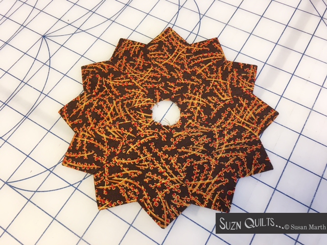 suznquiltsautumnelegancecompleteplatefront