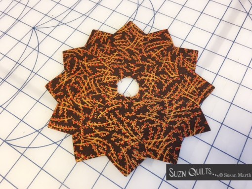 suznquiltsautumnelegancecompleteplatefront