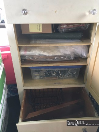suznquiltspackedcabinetforhouston2017.jpg